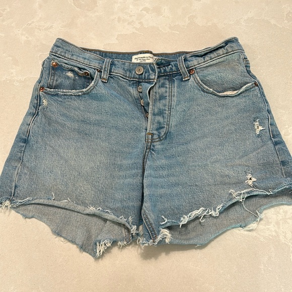 Abercrombie & Fitch Pants - Abercrombie and Fitch 90’s Baggy Short Low Rise